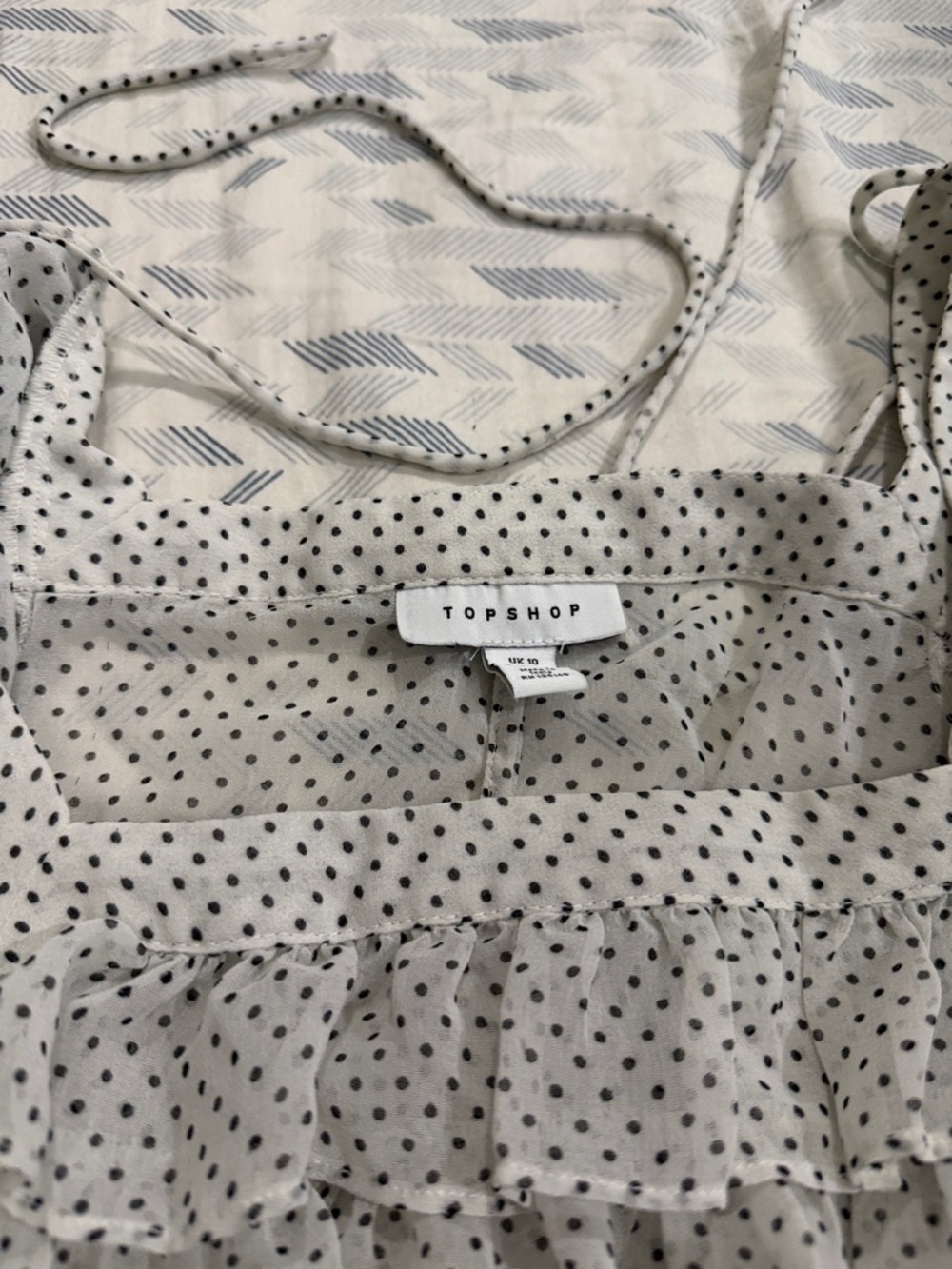 Blouse top - Picture 2 of 3